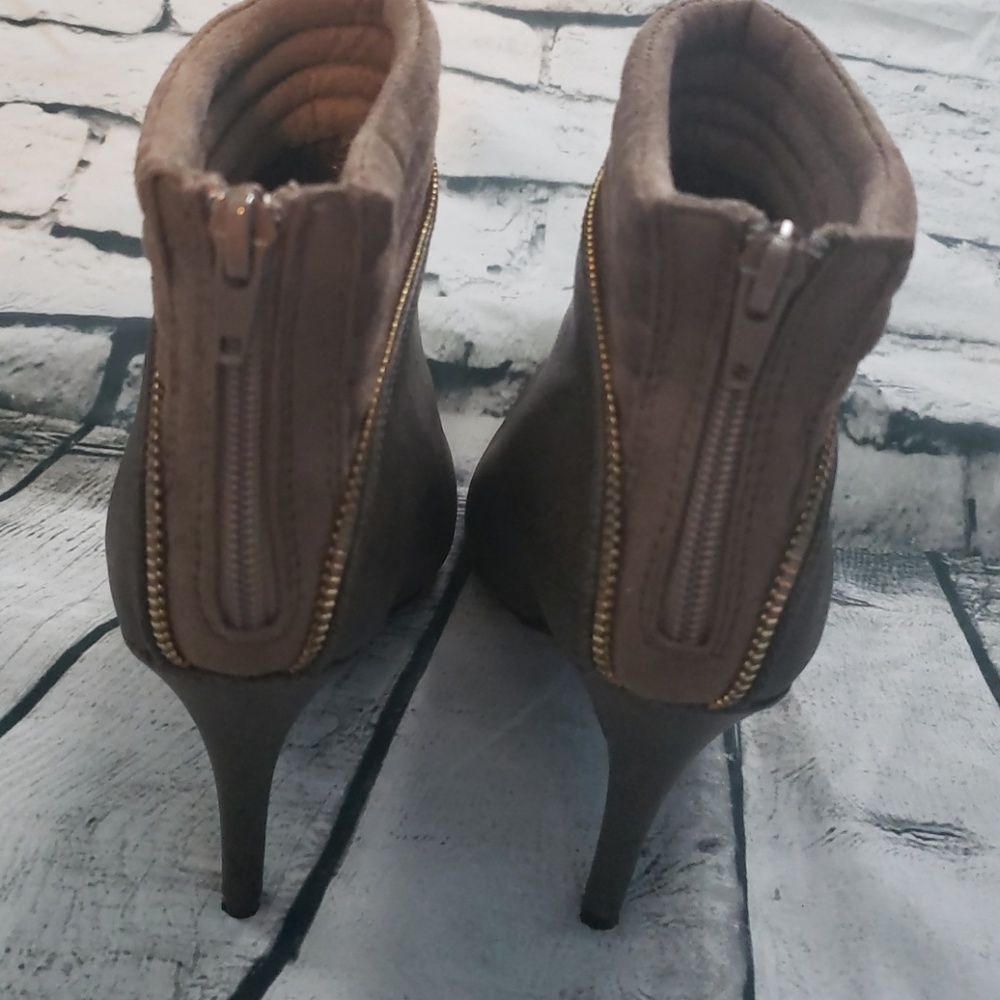 DONATED WILD DIVA LOUNGE pointed toe zip bootie6.5 - Picture 5 of 8